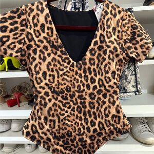 YAHAIRA shapewear Leopard Print V-Neck Women's Top